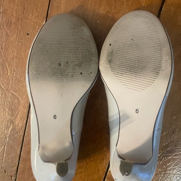 Neutral Beige Cream Patent High Heels Pumps Shoes - Picture 4 of 7